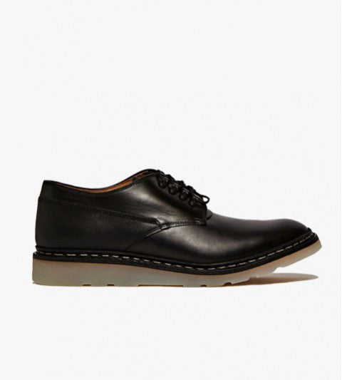 Trendy men's leather shoes